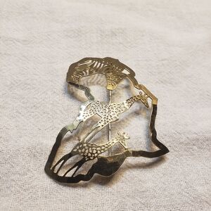 Beautiful  Wild Bryde Africa Map Cut Out with Giraffe and Zebra Safari Brooch